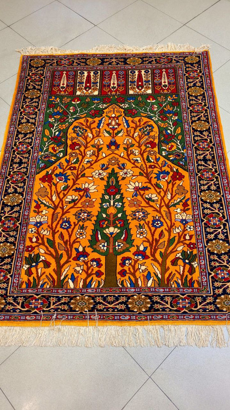 فرش دستبافت گل ابریشم