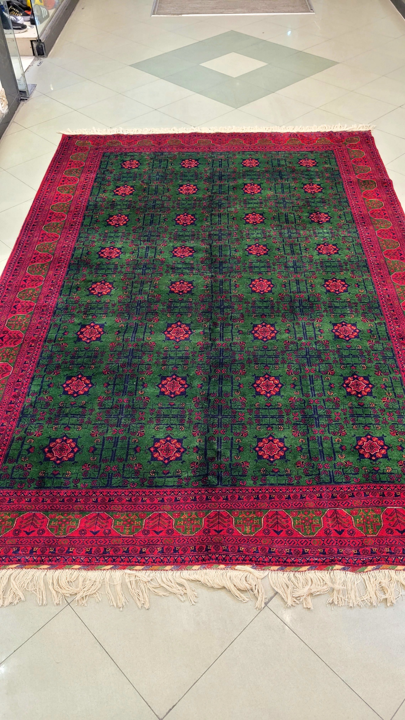 فرش دستباف کرک مرینوس نقشه بخارایی 200×300 درجه 1 اعلا رنگ سبز و قرمز