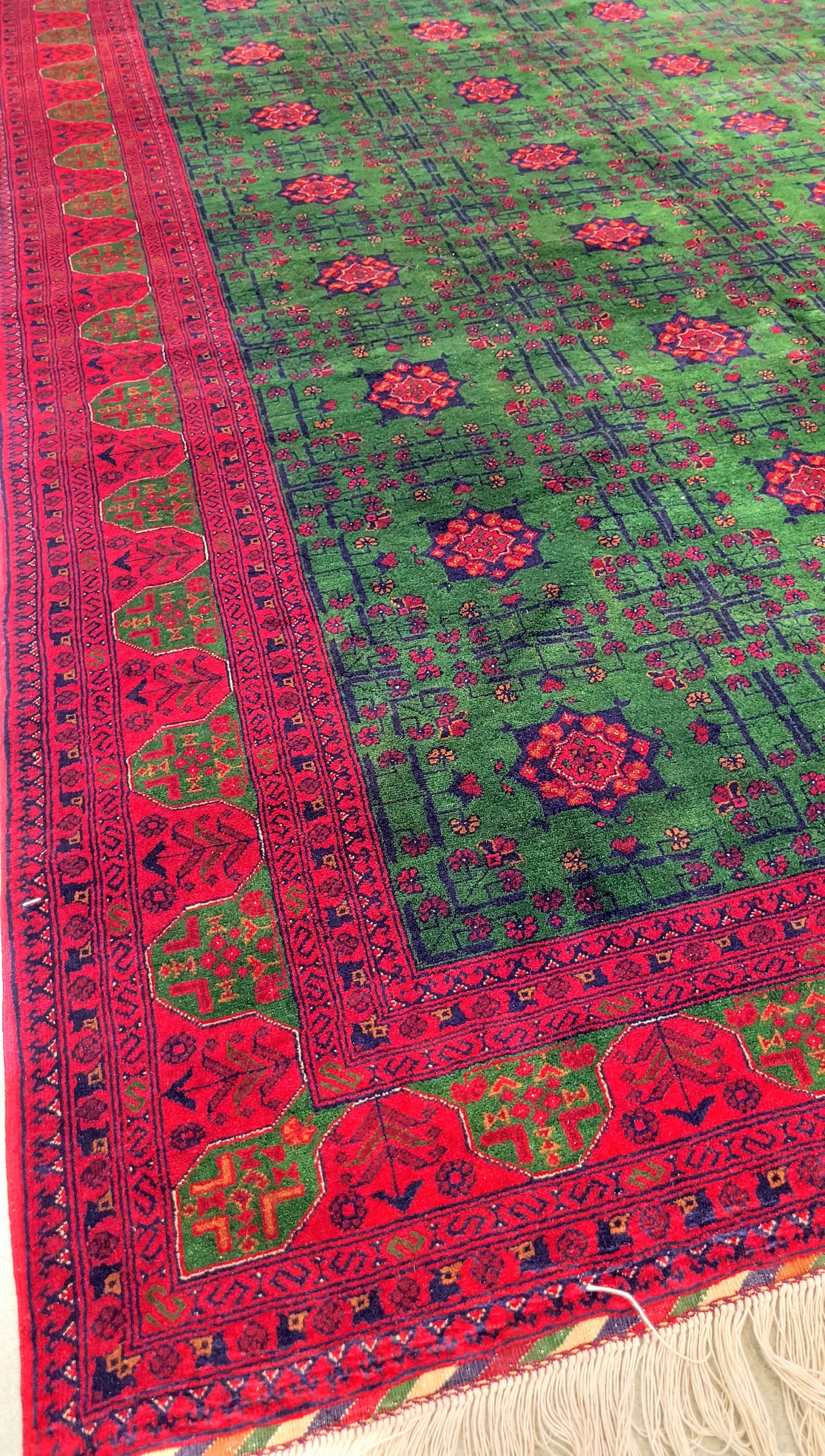 فرش دستباف کرک مرینوس نقشه بخارایی 200×300 درجه 1 اعلا رنگ سبز و قرمز