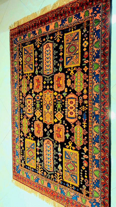 . farsh-dastbaft-qashqai-muzeei-pashm-rang-giahii-cheshmabrishem-140x200.jpg