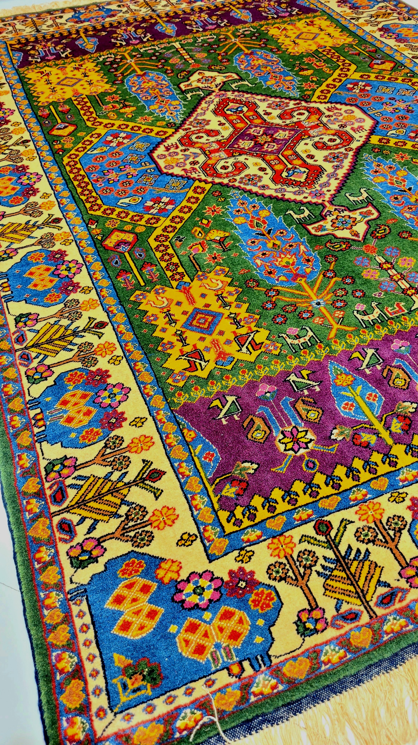 فرش دستبافت چله و گل ابریشم قشقایی سرو ابعاد 140*200