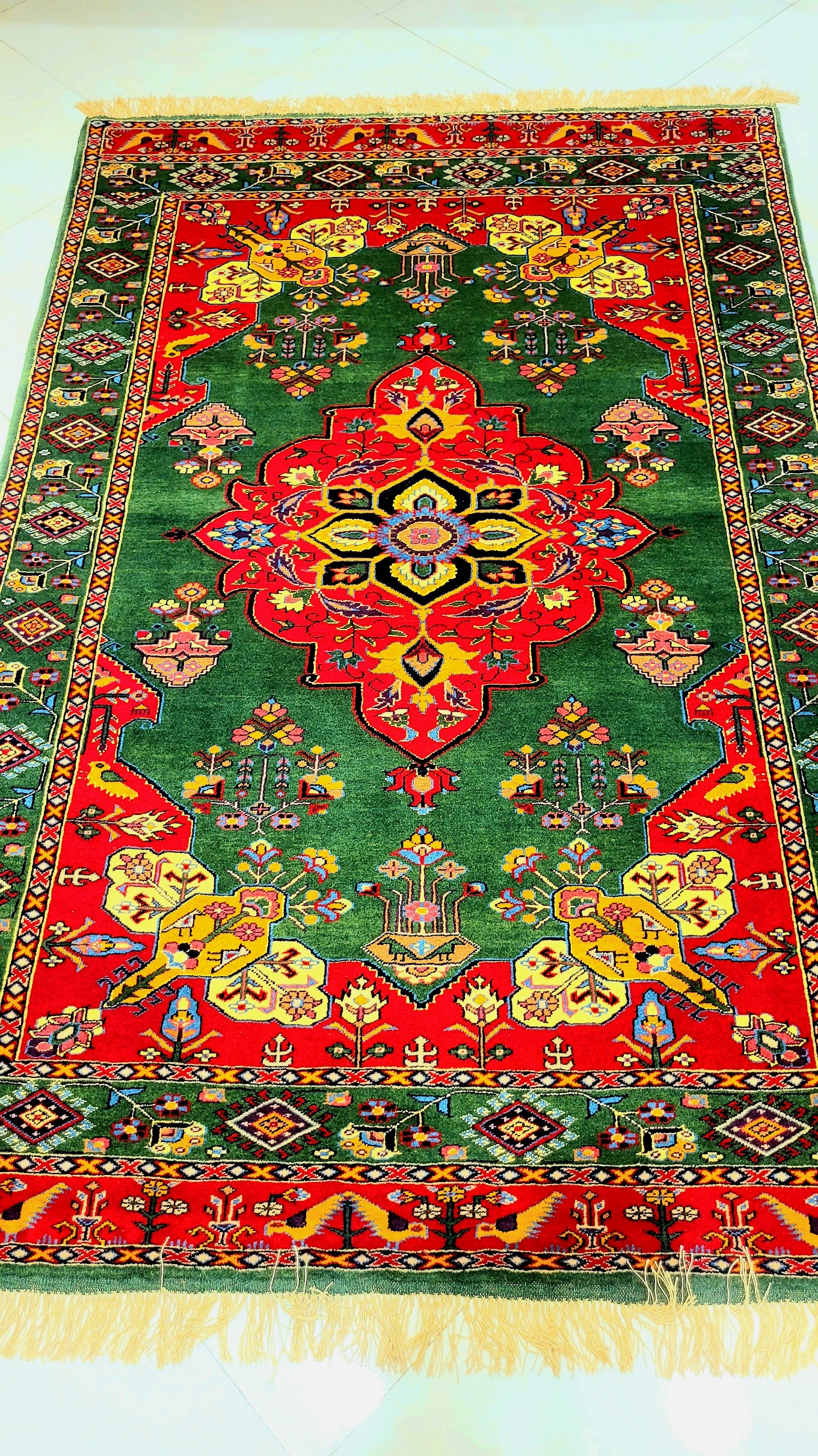 qashqai-handmade-rug-lachak-toranj-silk-wool-140x200.jpg