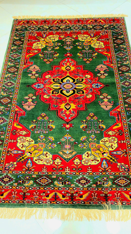 qashqai-handmade-rug-lachak-toranj-silk-wool-140x200.jpg