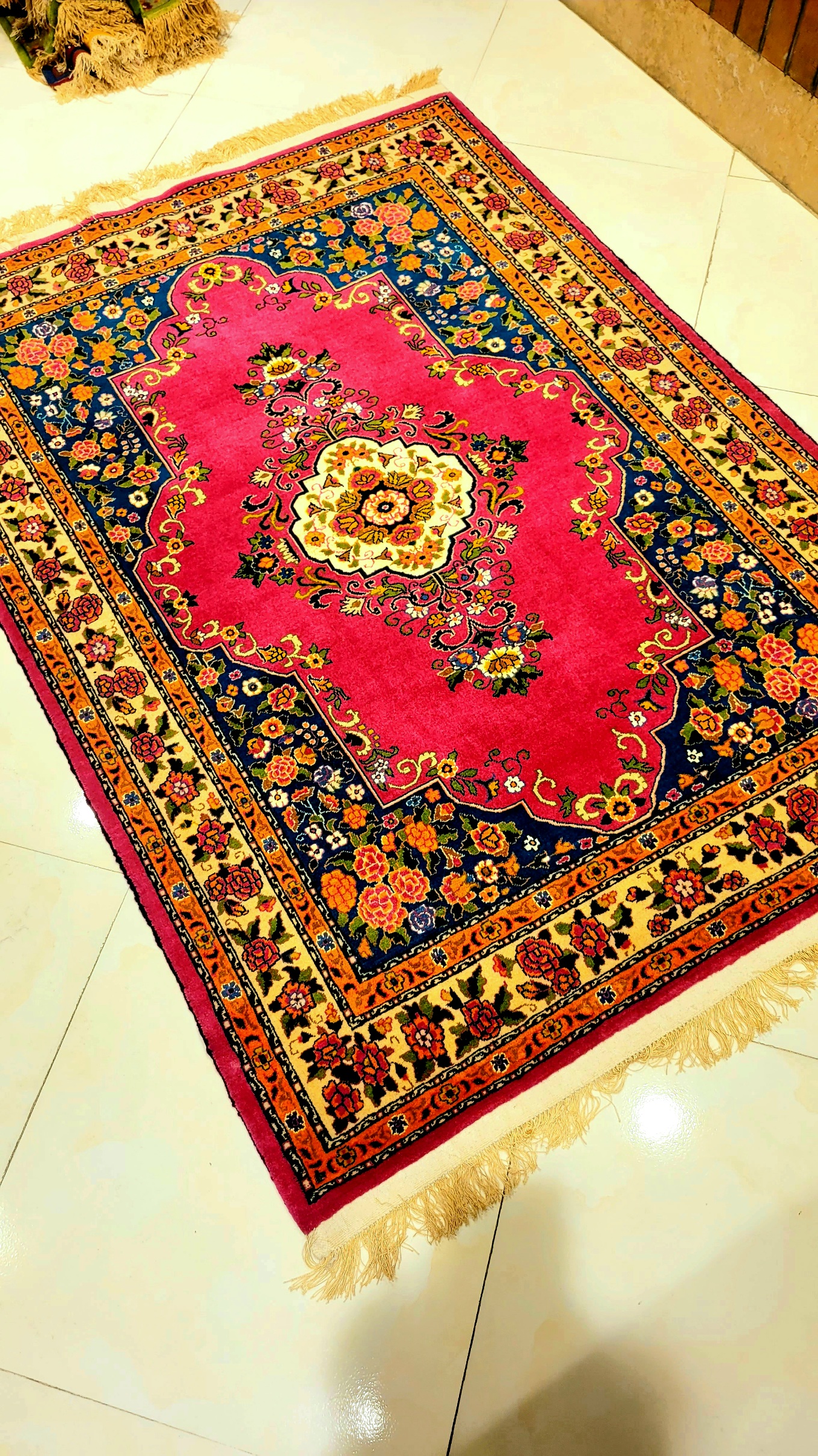 فرش دستبافت اصیل ایرانی