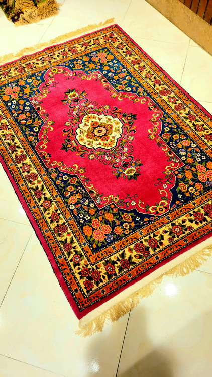 فرش دستبافت اصیل ایرانی