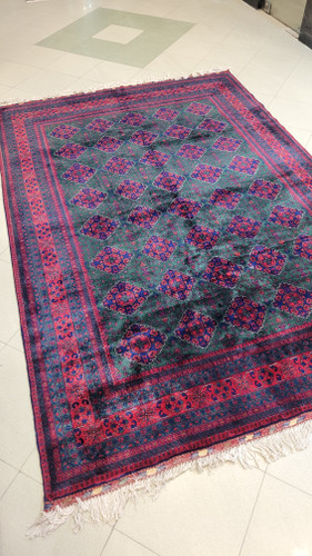 فرش دستبافت سبز و قرمز