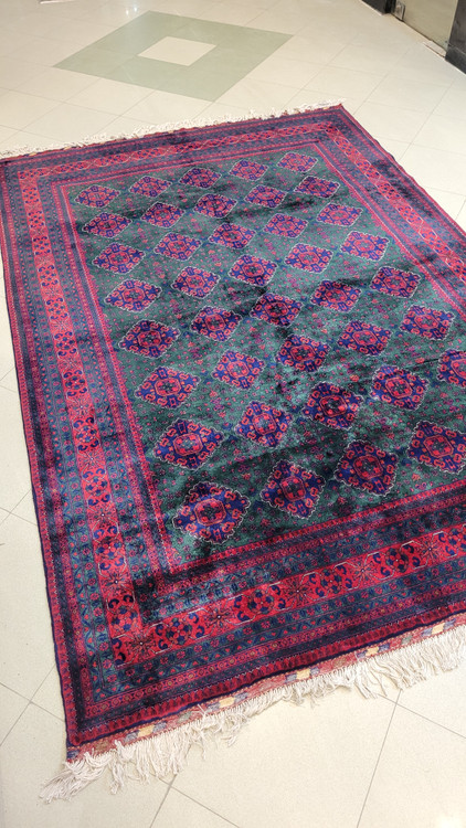 فرش دستبافت سبز و قرمز