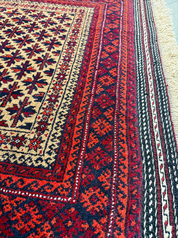 ghaliche-dastbaf-barg-taki-170x100-tamampashm-rang-giahi.webp