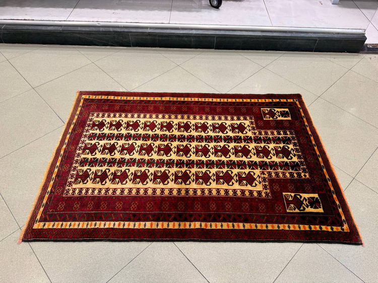 قالیچه دستباف برگ تاکی ۱۳۰×۸۸ در دکوراسیون منزل
