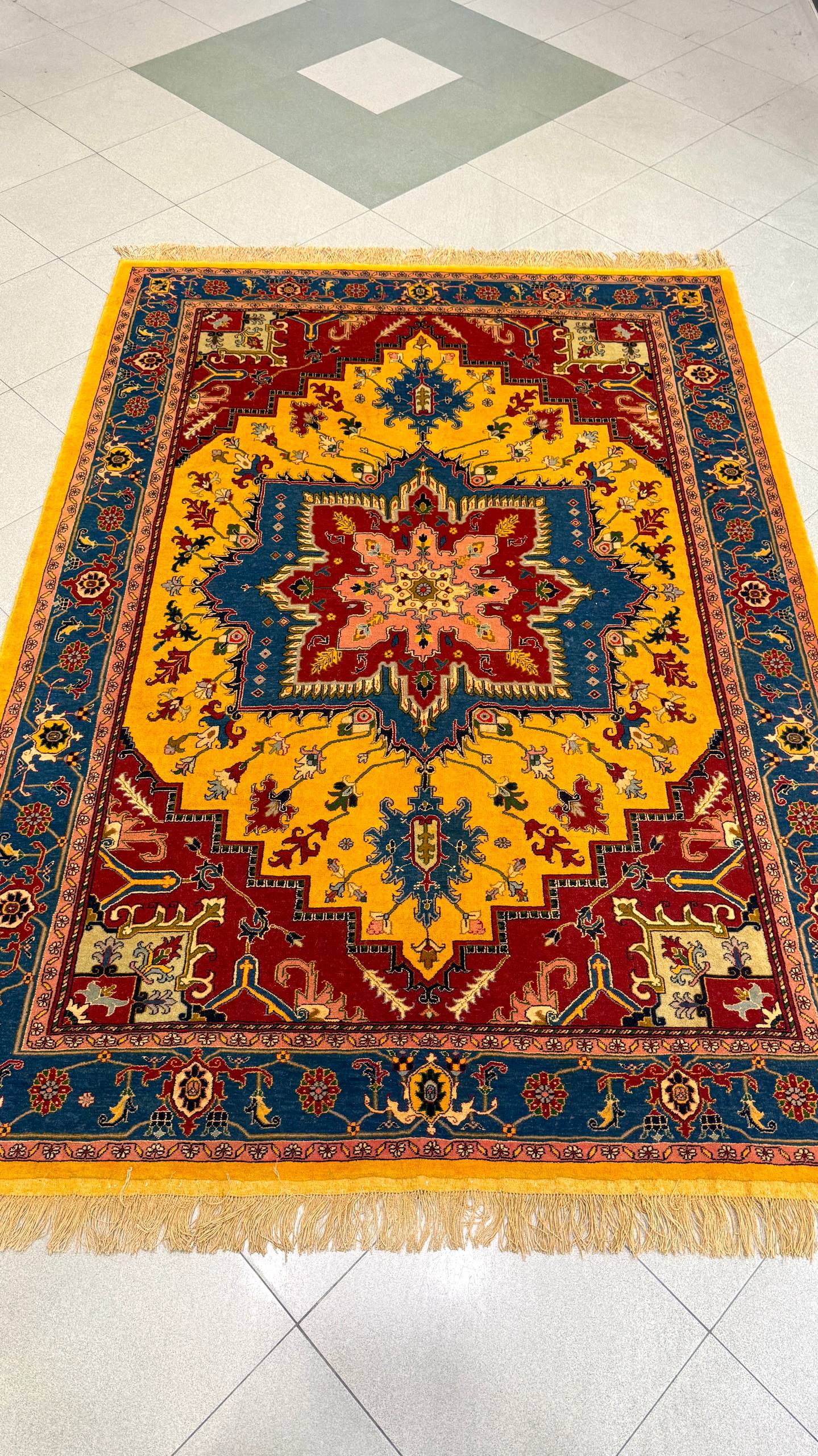 اصلی:  farsh-dastbaft-cheleh-gol-abresham-aziz-40raj-242x170.jpg