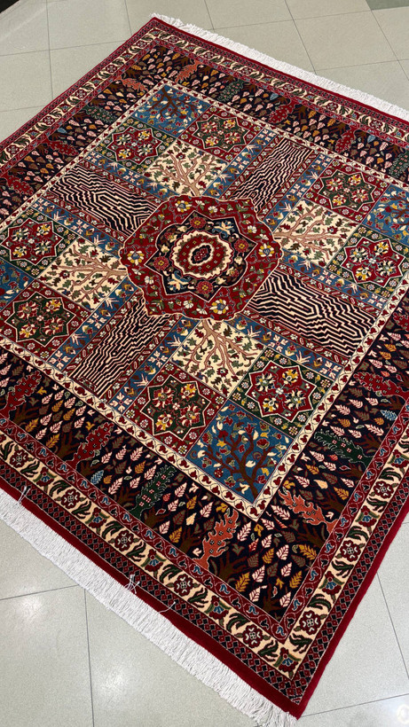 farsh-dastbaft-chaharbagh-safavi-45raj-laki-kerm-207x213.jpg