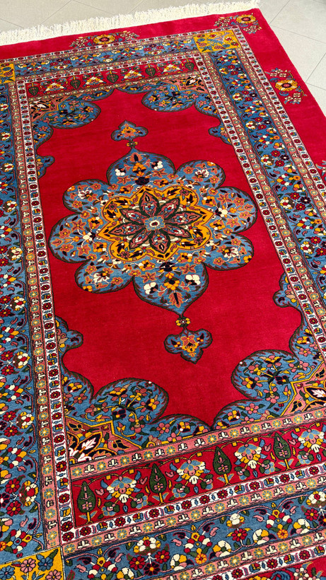 farsh-dastbaft-ghashghai-lol-baft-khorshidi-203x294-laki-abi.jpg