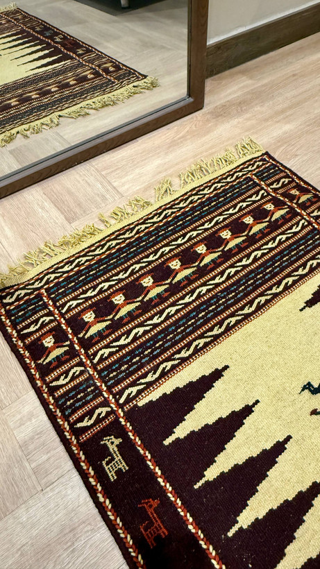 گلیم دستبافت عشایری ابعاد 80*120تمام پشم رنگ گیاهی